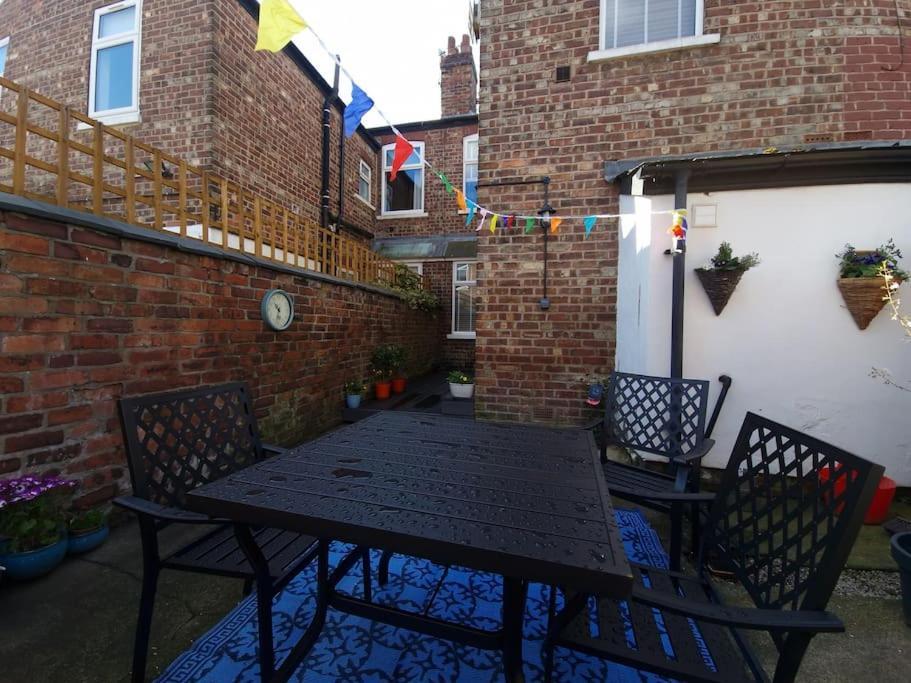 Gorgeous Edwardian Terrace In Old Trafford Villa Manchester Exterior foto